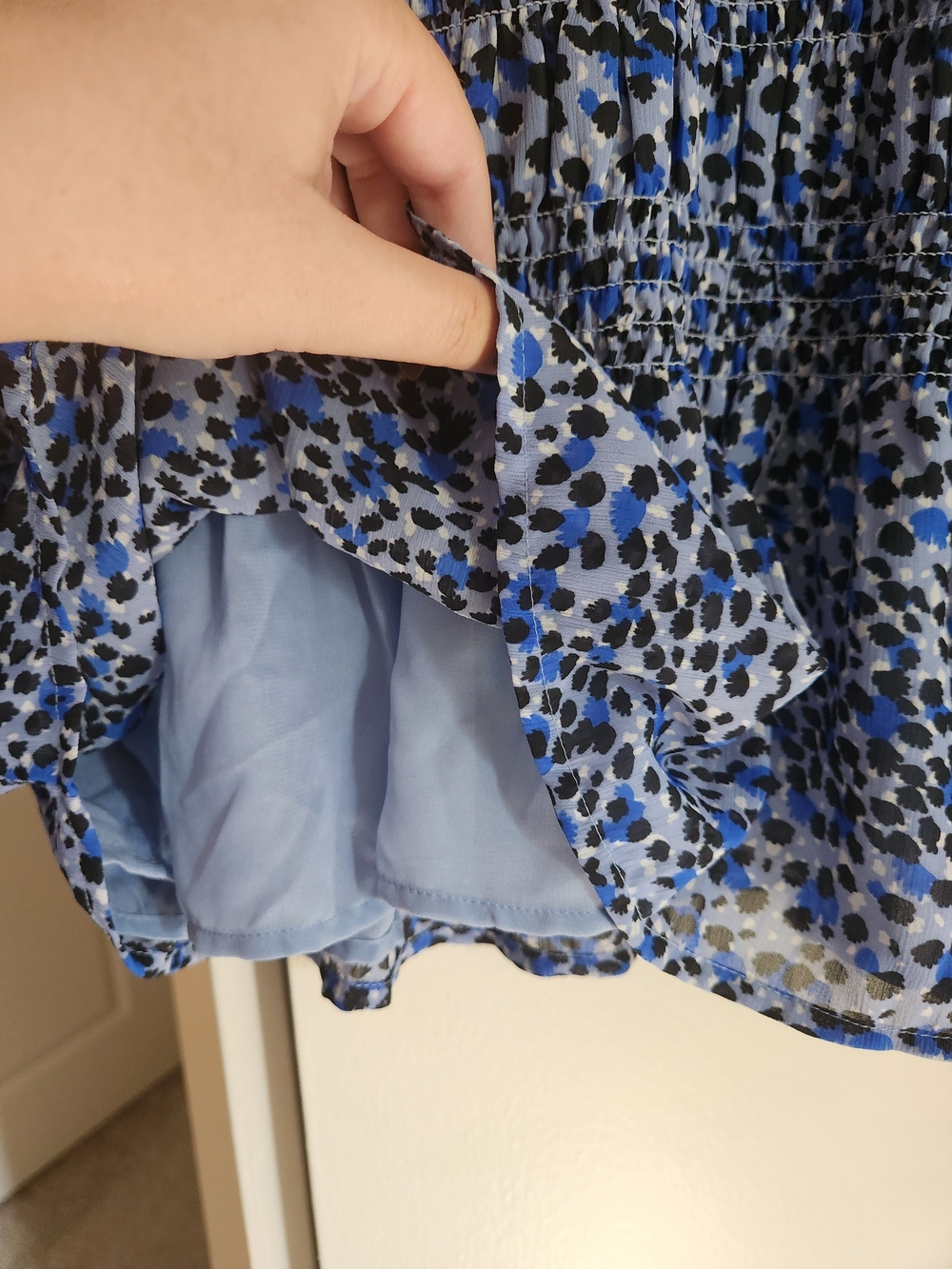 Express Blue and Black Printed Long Sleeve Smocked Peplum Top Size XL - Picture 5 of 5